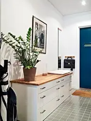 Narrow chest of drawers in the hallway design