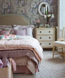Floral bedroom design photo