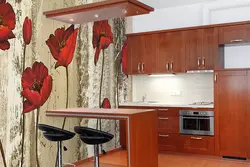 Дизайн кухни с большими цветами