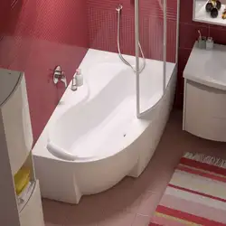 Шағын ванна бөлмесінің фотосуретіндегі бұрыштық ванна