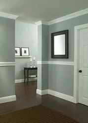 Qonaq otağının interyerində döşəmə skirting lövhələri