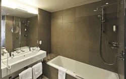 Bathroom Design With Built-In Bathtub