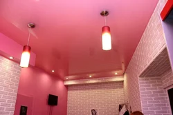 Фото потолка на кухне краска фото