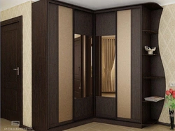Coupe design in the hallway corner