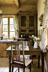 Дохилии Ошхона Rustic Дар Хонаи Кӯҳна