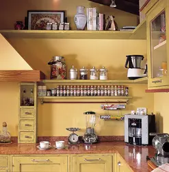 Полки и шкафы на кухне дизайн