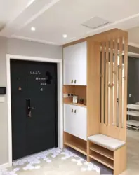 Шафа як перагародка ў пярэднім пакоі