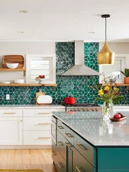 Kitchen design colors and apron photo