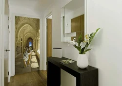Wallpaper expanding the space in the hallway photo
