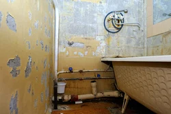 Чӣ тавр пинҳон кардани қубурҳо дар ҳаммом дар акси Хрущев