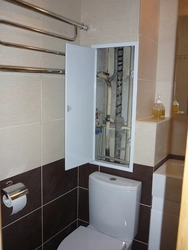 How to hide pipes in a bathroom in Khrushchev photo