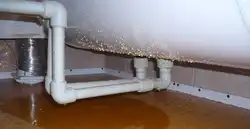 Цечу ў ванным пакоі фота