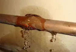 Течь В Ванной Комнате Фото