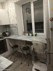 Кухня в хрущевке фото с обеденным столом