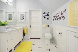 Дохили ҳаммом сафед бо гул