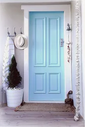 Paint the doors in the apartment photo