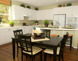 Kitchen Design With Flower On The Wall