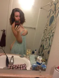 Photo in the bathroom young