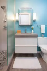 Küvet və lavabo bir divar şəkli