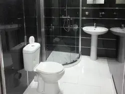 Ҳаммом бо панелҳои сиёҳ акс