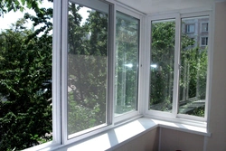 Sürgülü loggia windows fotosurati