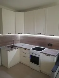 Дуб ниагара столешница в интерьере кухни