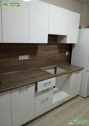 Дуб ниагара столешница в интерьере кухни