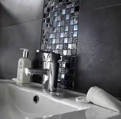 Bath design with mirror mosaic