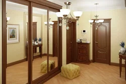 Көптеген есіктері бар дәліз дизайны