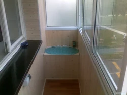Balkonda Vanna Otağı Fotoşəkili