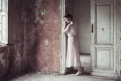 Фота каля дзвярэй кватэры