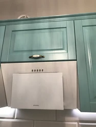 Photo of a kitchen with a 50 cm hood