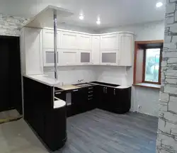 Shaped Kitchens With A Bar Counter Photo