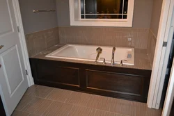 Bathtub design with rim