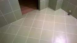 Акси сафолҳои диагоналӣ дар ҳаммом