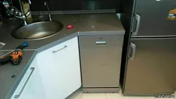 Кіріктірілмеген ыдыс жуғыш машинасы бар ас үй дизайны