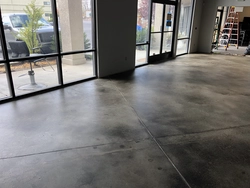 Kvartiralarda beton zaminning fotosuratlari