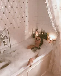 Себя в ванной фотографии
