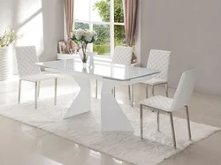 Абедзенны стол на кухню фота белы