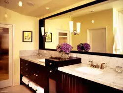Bath design with large mirror photo