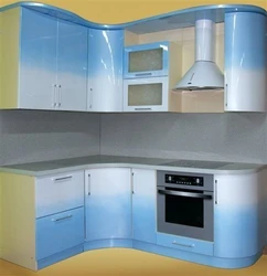 Радиусные кухни фото угловые для маленькой кухни
