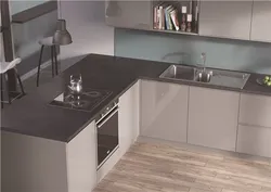 Egger хокистарӣ кашмирӣ дар дохили ошхона