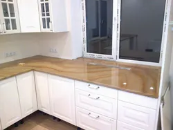 Pəncərə sill countertop şəkil ilə künc mətbəx