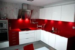Backsplash design for red kitchen
