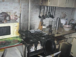 Kitchen burning photo