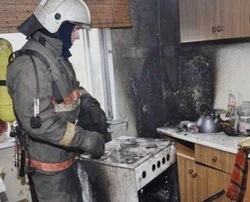 Kitchen burning photo