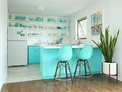 Тарҳи ошхона бо курсиҳои turquoise