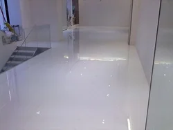 Photo of epoxy floors in the bathroom
