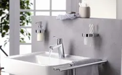 Vanna otağının içərisində sabun qabı