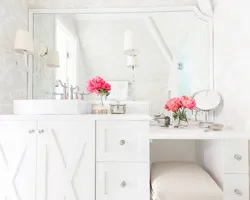 Bathroom design with vanity